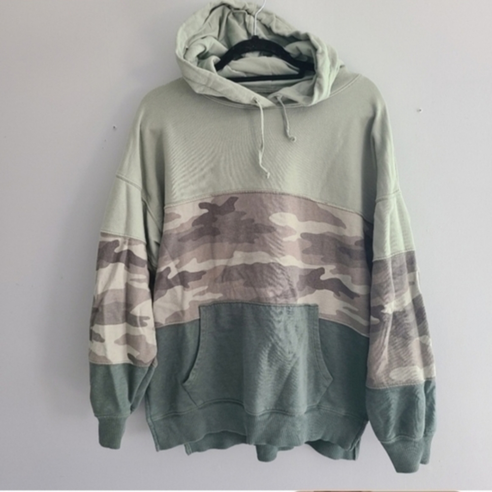 American Eagle Jegging Fit Camo Green  Hooded Sweatshirt‎